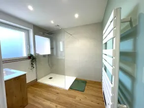 Modern and Spacious, 10 min from the Train Station - Image 3