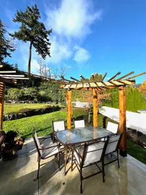 Spacious Victorian Suite In Victoria - Image 4