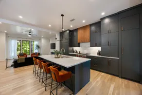 Buckhead Black House~Heated Pool Rooftop Sleeps 12 - Image 4