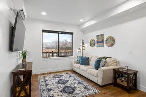 New 2 bed condo w/AC, 5 min from airport 102 - Image 2