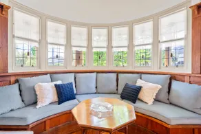Spacious heritage home - Image 5