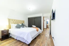 Comfort and Spaciousness in Zona 14 - Image 5