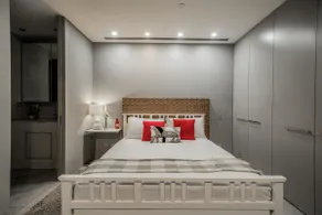 Modern studio with free wifi and parking - Image 3