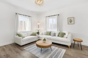 Stylish 3 Beds House|Remodel + Yard+ Pet friendly| - Image 3