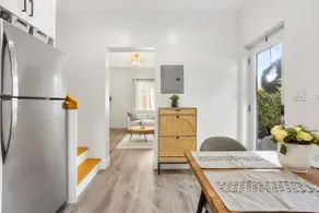 Stylish 3 Beds House|Remodel + Yard+ Pet friendly| - Image 5