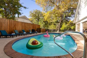 Lux 4BR 2.5BA /Pool/Hot Tub/Game Room/Bishop Arts - Image 2