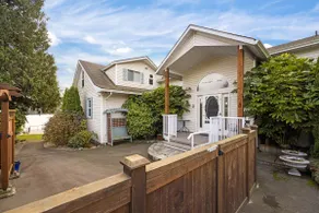 Oceanfront House: Beach Access, Hot Tub & Kayaks - Image 3