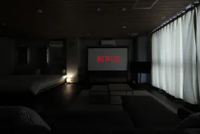 Downtown area 4 minutes on foot from Takasaki Station | Large 70 ㎡ one-floor space | 100-inch 4K projector | Simmons bed - Image 3
