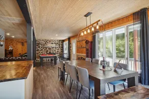 Cottage with hot tub and river view - Image 4