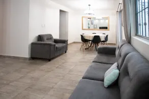 Complete house in a very central area for 6 people - Image 3