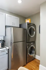 4BR Boston | In-Unit Laundry | Fits 7 - Image 5