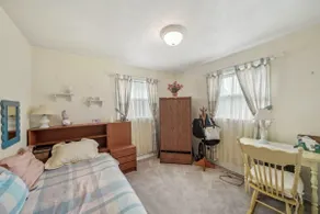 Cozy Place Close To Downtown - Image 3