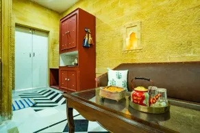 Goldan Courtyard Suite - Image 3