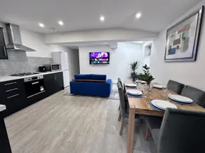 Modern garden retreat— near WFJ, ensuite & parking - Image 2