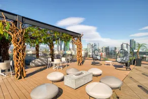 Trendy & Bright Studio | Rooftop+Gym+B/Lounge - Image 4