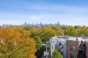12 Min to Downtown • Rooftop • EV + Free Parking - Image 5