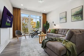 12 Min to Downtown • Rooftop • EV + Free Parking - Image 4