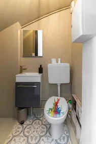Large Air-Cond Design House - Image 5