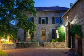 Charming house in the heart of the vineyards. - Image 2