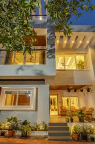 Elegant&cozy5bhk villa with pvtpool near thallasa - Image 2