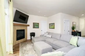 Golf Getaway, Hot Tub, EV Charger, New 2025 Build - Image 4
