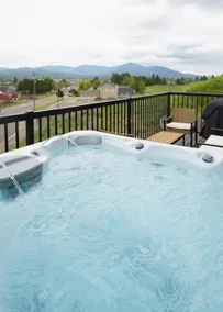 Golf Getaway, Hot Tub, EV Charger, New 2025 Build - Image 2