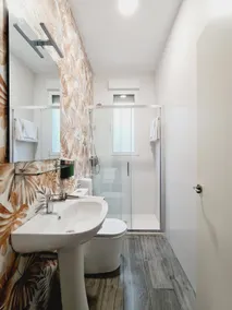 Bilbao ROOMS & KITCHEN Irala - Image 4