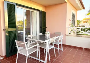 Fantastic family holiday apartment, terrace & pool - Image 3