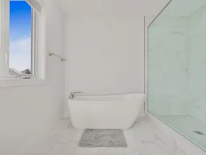 Luxury 5BR· Chef's Kitchen · Sleeps 10 · Superhost - Image 4