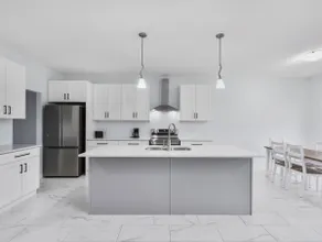 Luxury 5BR· Chef's Kitchen · Sleeps 10 · Superhost - Image 3