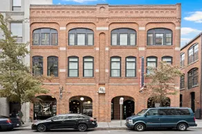 Modern Luxury - 3 Bed in the Heart of Downtown! - Image 2
