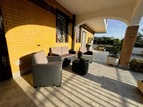 Greta family house - Image 2