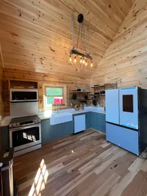 Serene Country Log Cabin - Image 4
