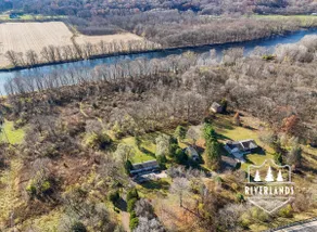 Huge MultiUnit Retreat near GR! Fun barn -Hot Tubs - Image 4