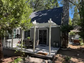 Vintage Charm & Modern Luxury w/Lake Access - Image 2