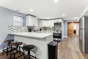 Victorian Garden Loft | SouthSide Mansion Stay - Image 5