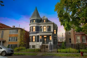 Victorian Garden Loft | SouthSide Mansion Stay - Image 4