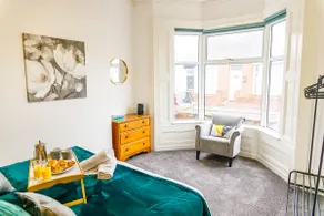 Spacious 3Bed Secure Parking Nr Stadium/City/Metro - Image 5