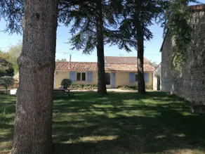 Comfortable independent lodge with pellet stove - Image 2