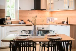 The Authentic> Spacious Duplex - 2 Bathrooms - Image 5
