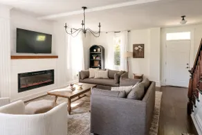 Farmhouse|HOT TUB|Fireplace|King Bed|4 Bedroom - Image 2
