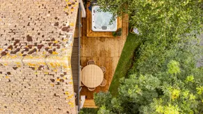 Beautiful Cotswold Lakefront Home with Hot Tub. - Image 5
