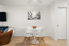 Contemporary Entire Suite Berwyn/Riverside - Image 3