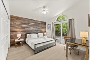 King Suite｜Comfy Bed｜Quiet Street｜Yard｜Garage - Image 3