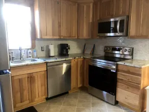 Slice of Heaven on Highview! - Image 4