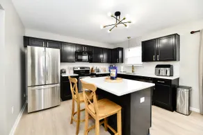 10 mins to Downtown! Spacious! Host 12+ in Indy! - Image 4