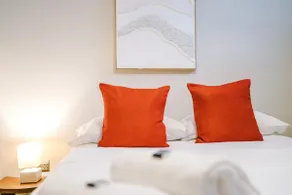 2 Bed City Centre & Free Parking - Image 3