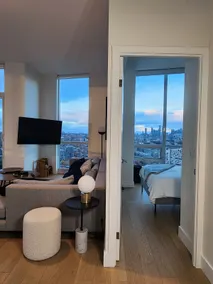 The Luxe Penthouse Fort York - Image 2