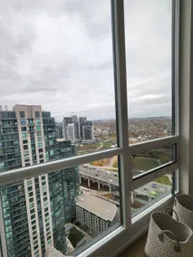 The Luxe Penthouse Fort York - Image 4