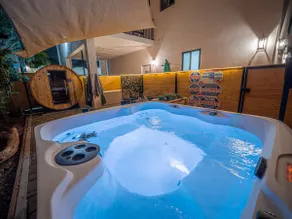 Hot Tub/ Sauna/ Garage/ Safe/ Deck/ Cold Plunge - Image 4
